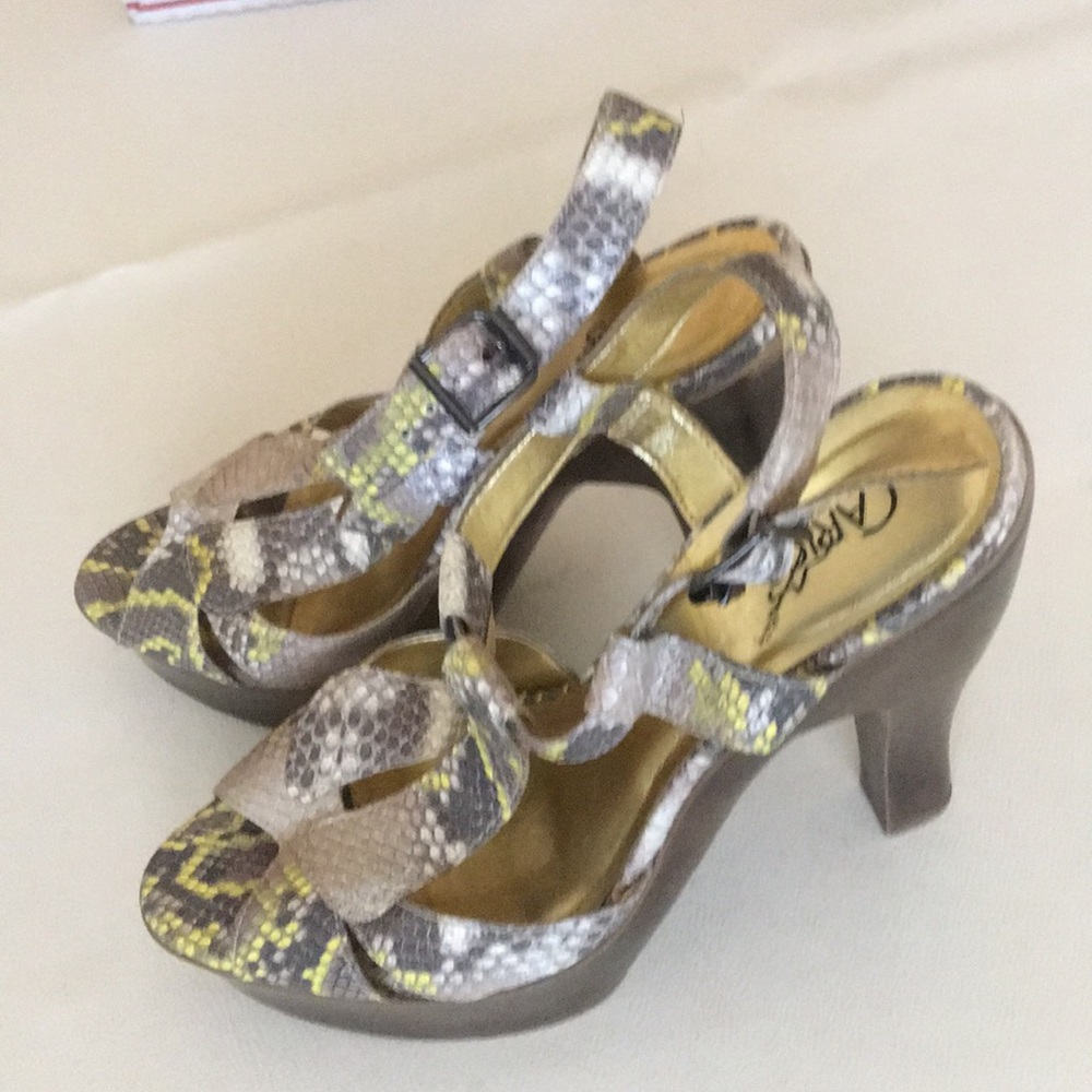 Carlos Santana Heels